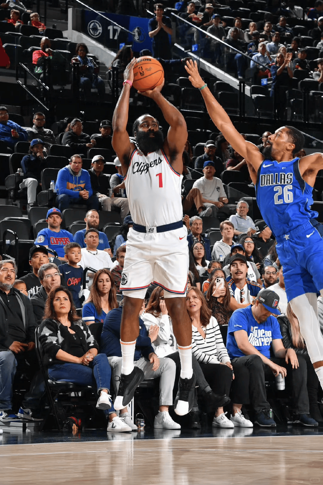 C7-哈登官方宣布夺冠新规，曼联引发争议！的简单介绍